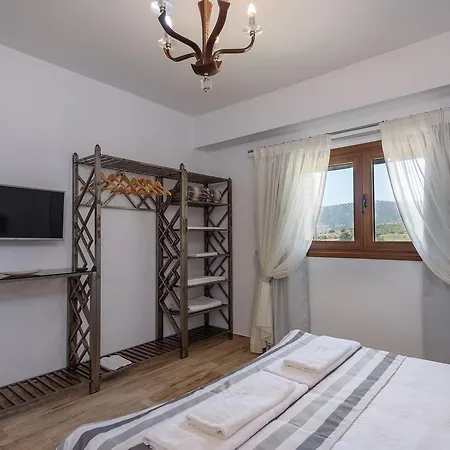 Zeus & Dione Luxury Villa Lagolion