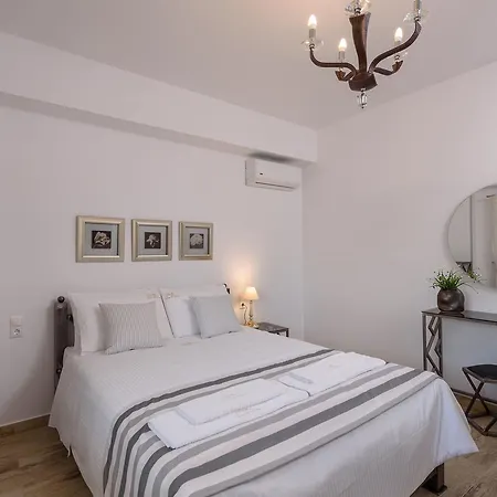 Zeus & Dione Luxury Villa Lagolion