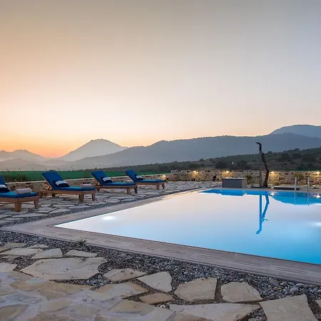 Zeus & Dione Luxury Villa *